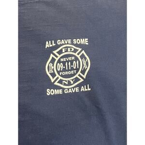🇺🇸 VTG FDNY Never Forget 9/11 T-Shirt Large -Ladder 122 Engine 220 Brooklyn NY